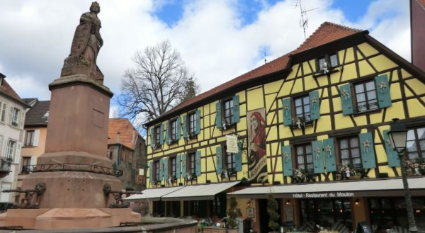 Kennt jemand dieses hübsche Städtchen?